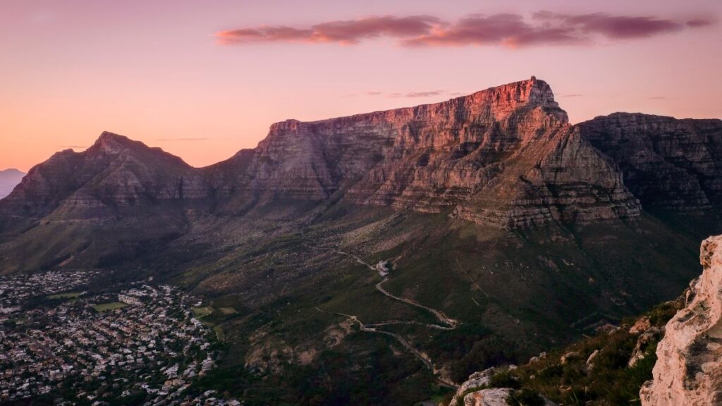 Ubigi blog Cape Town Adventures-Ultimate Itinerary Guide Table Mountain