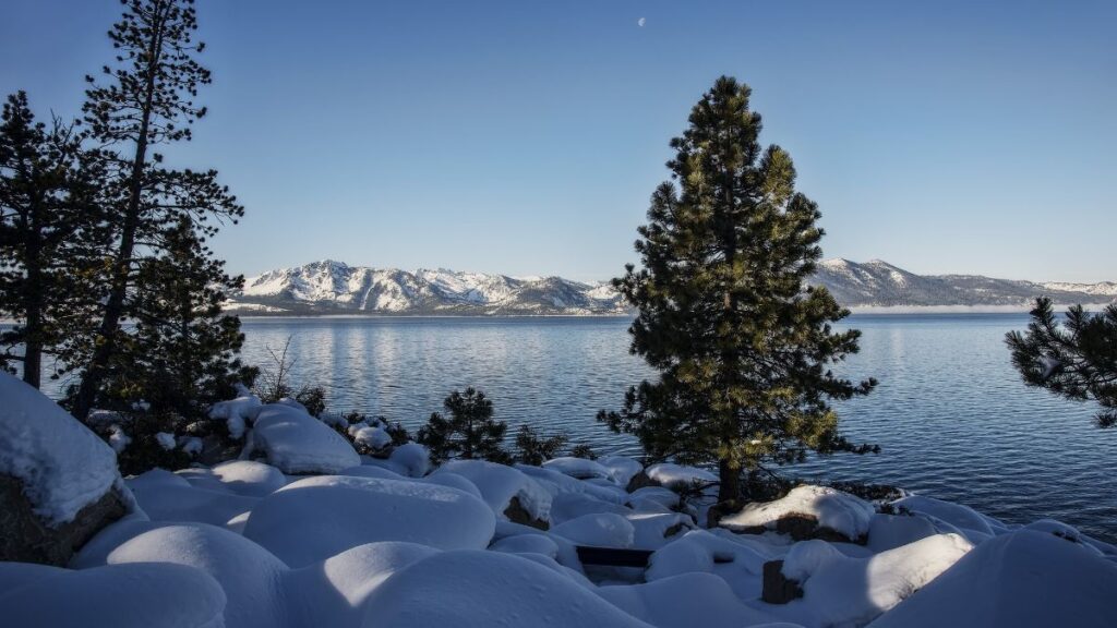 Ubigi blog winter christmas destinations lake tahoe usa