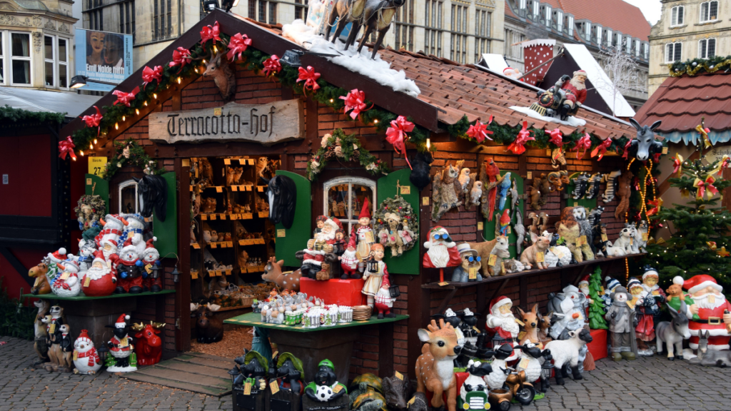 Differences in Christmas celebrations between Europe and the USA Traditional European Decorations