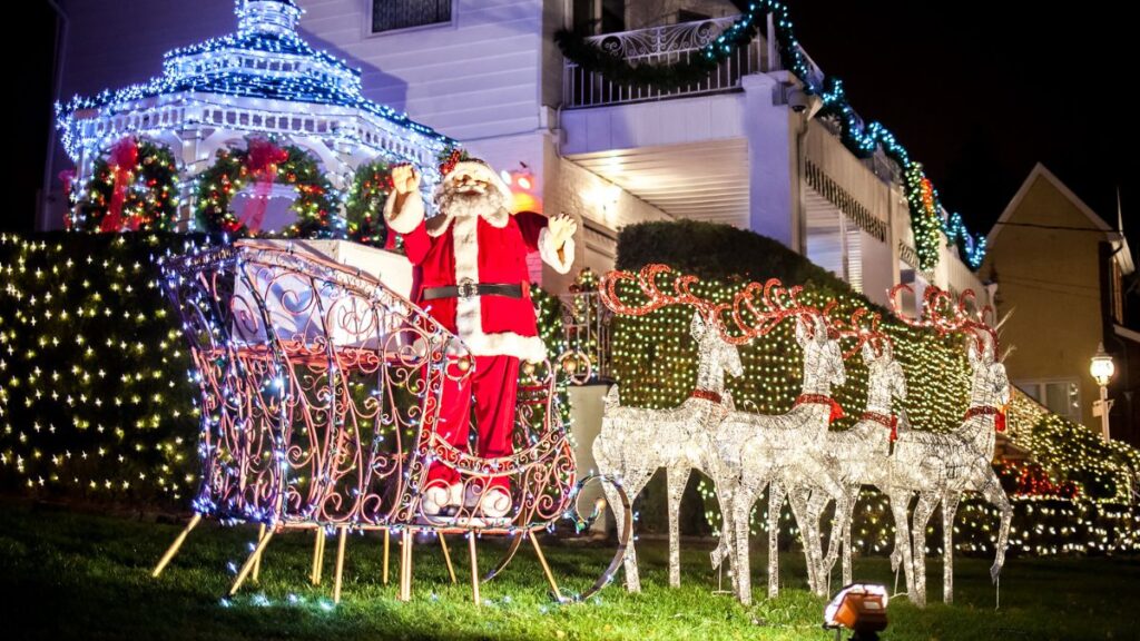 Differences in Christmas celebrations between Europe and the USA Extravagant American Displays