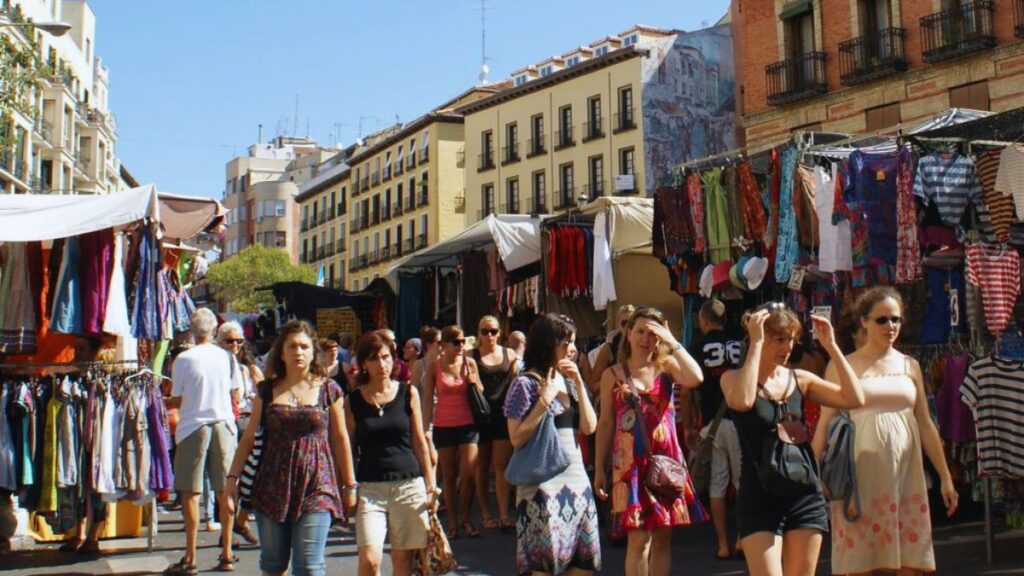 Ubigi blog tips shopping madrid souvenirs Markt El Rastro