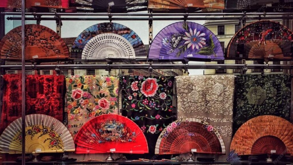 Ubigi blog tips shopping madrid souvenirs flamenco Handgefertigte Ventilatoren