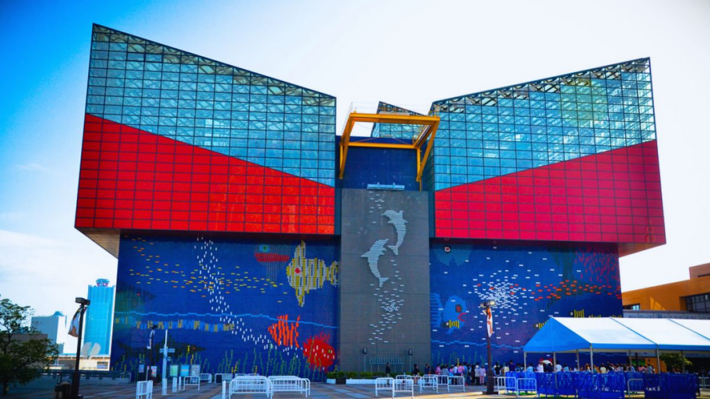 お子様と一緒に大阪水族館「海遊館」を探索してみましょう!