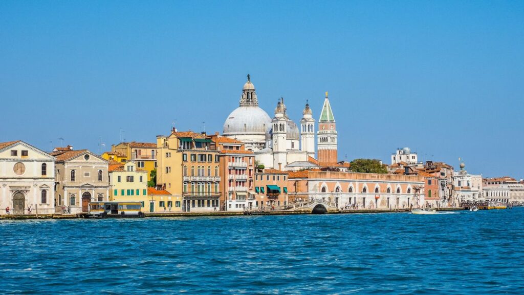 Ubigi Travel Blog Visit Venice Itinerary Lagoon Islands Giudecca