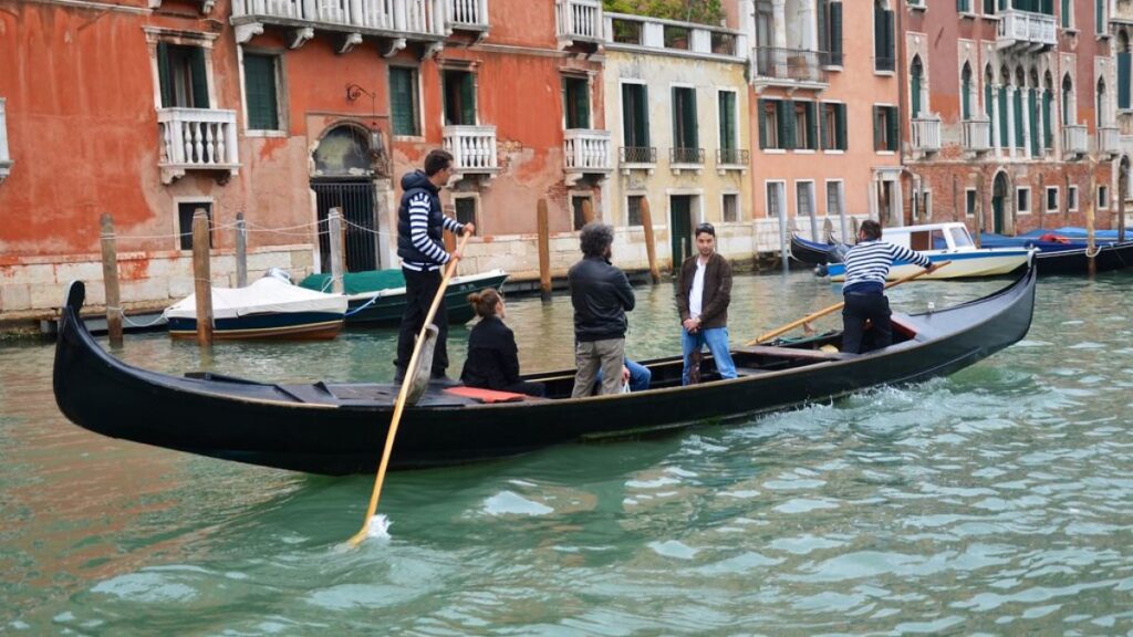 Ubigi Travel Blog Visit Venice Itinerary Travel tips navigating traghetto