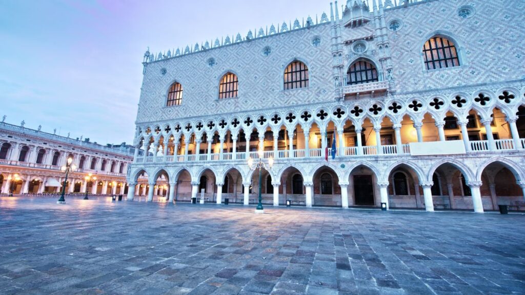 Ubigi Travel Blog Visit Venice Itinerary Travel tips best time spring fall