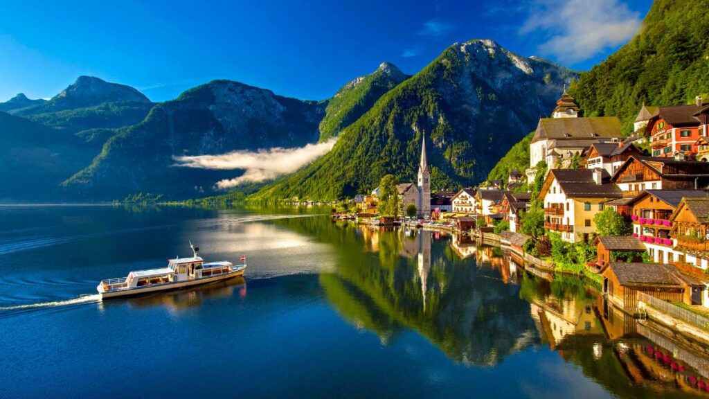 Ubigi Travel blog Romantic Escapes Valentine Day Europe Hallstatt Austria