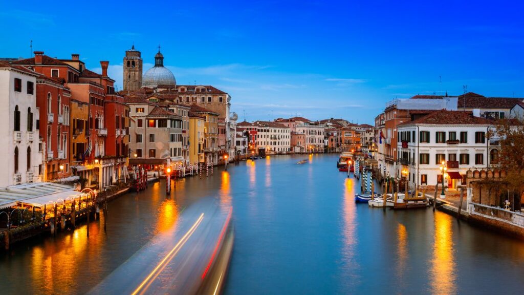 Ubigi Travel Blog Visit Venice Itinerary Attractions Grand Canal Waterway