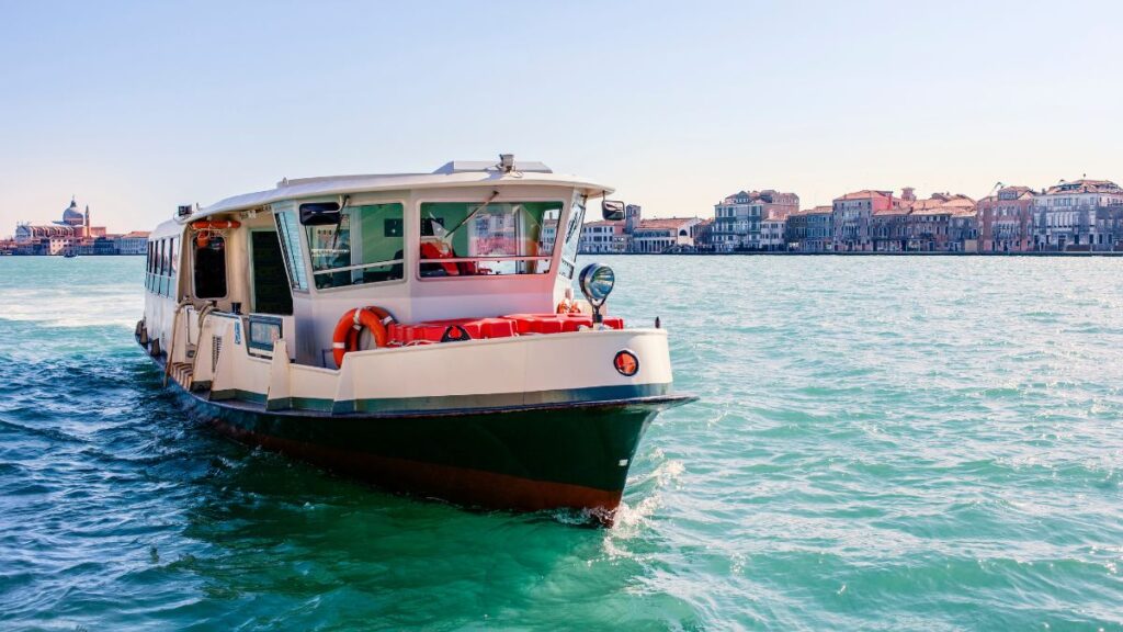 Ubigi Travel Blog Visit Venice Itinerary Attractions Vaporetto Ride
