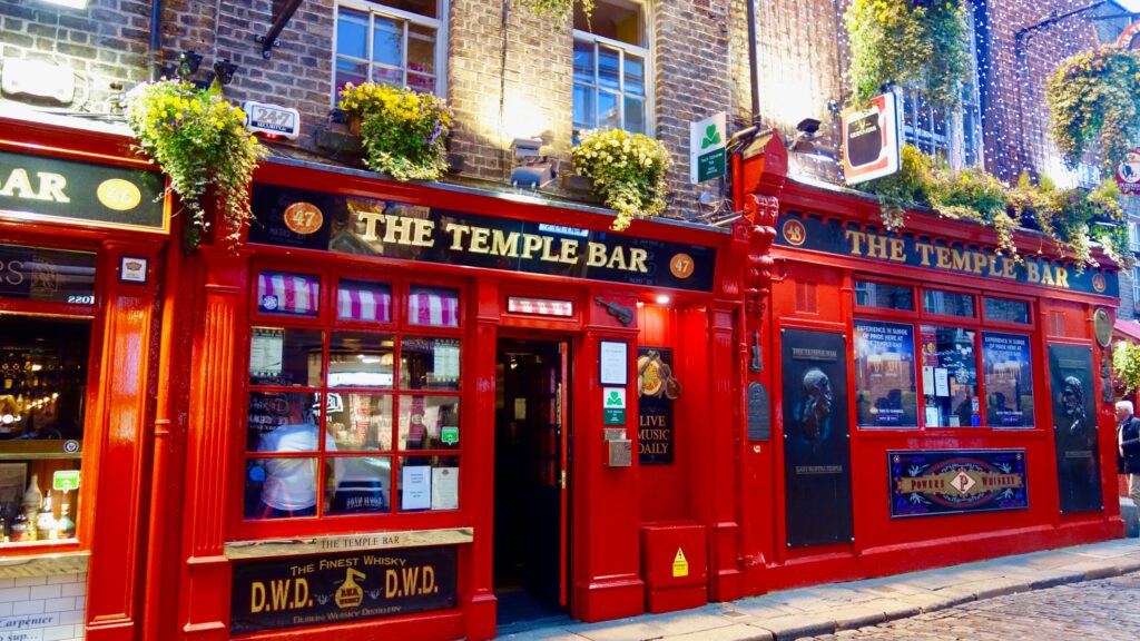 Besuchen Sie Irland: Die ultimative Reiseroute - Besuchen Sie Temple Bar