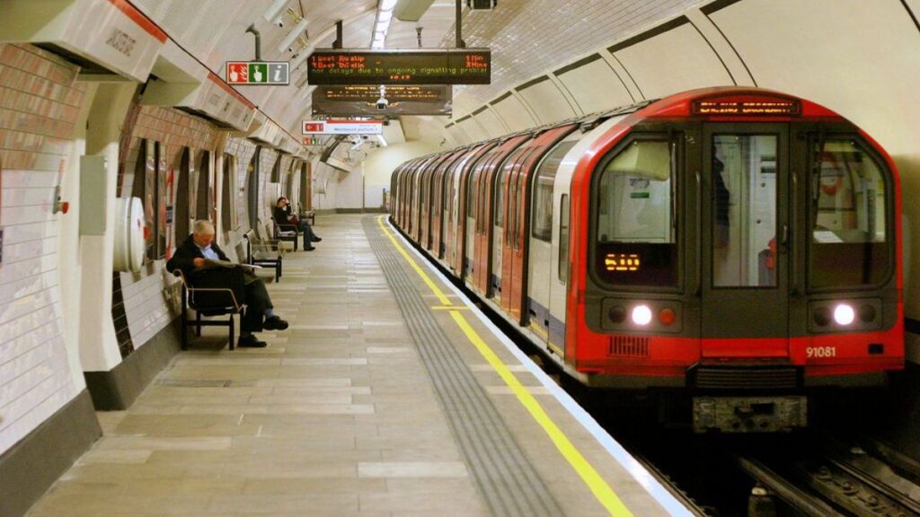 Navigate london with Tube
