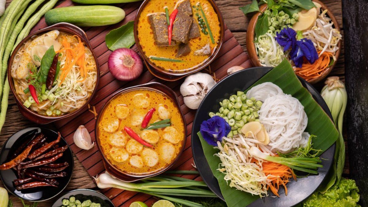 Explore food in Bangkok