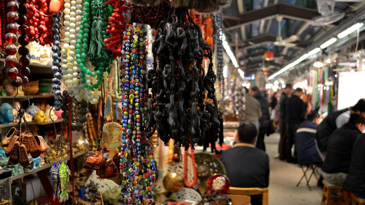 Jade and Jade Jewelry are special souvenirs to bring from Hong Kong