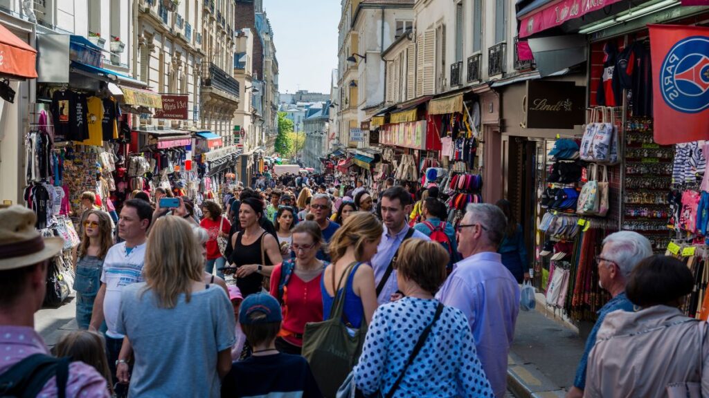 What are essential French travel phrases? - French words & phrases help you blend into the crowd and make shopping fun