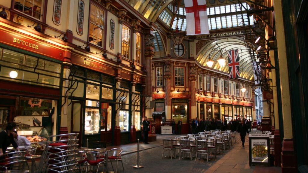 Tipping in London in restaurants is around 10%