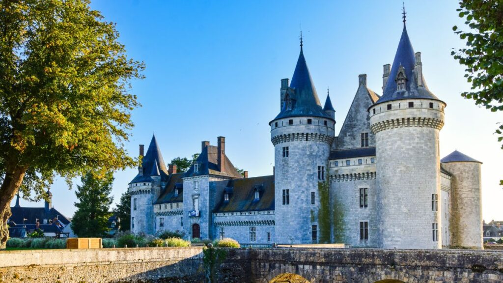 10 Enchanting Paris Weekend Getaways for a Romantic Escape