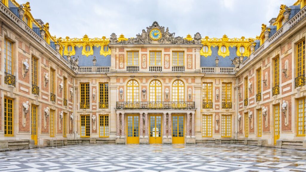 10 Enchanting Paris Weekend Getaways for a Romantic Escape - Versailles Palace  