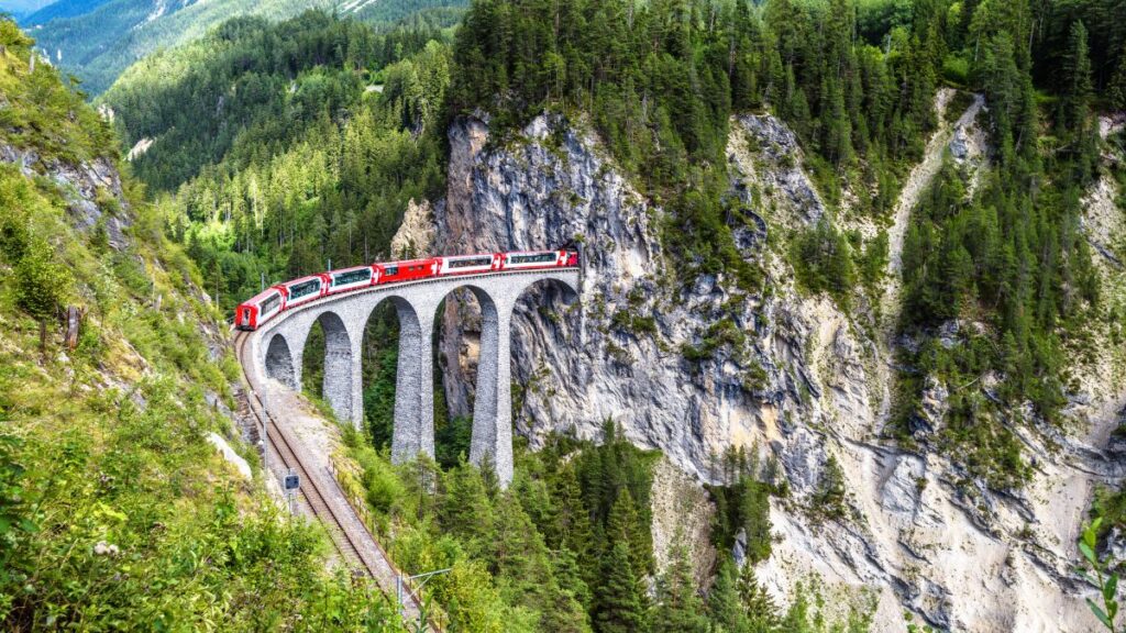 10 wichtige Tipps für lokale Reisen in der Schweiz: Glacier Express und Bernina Express