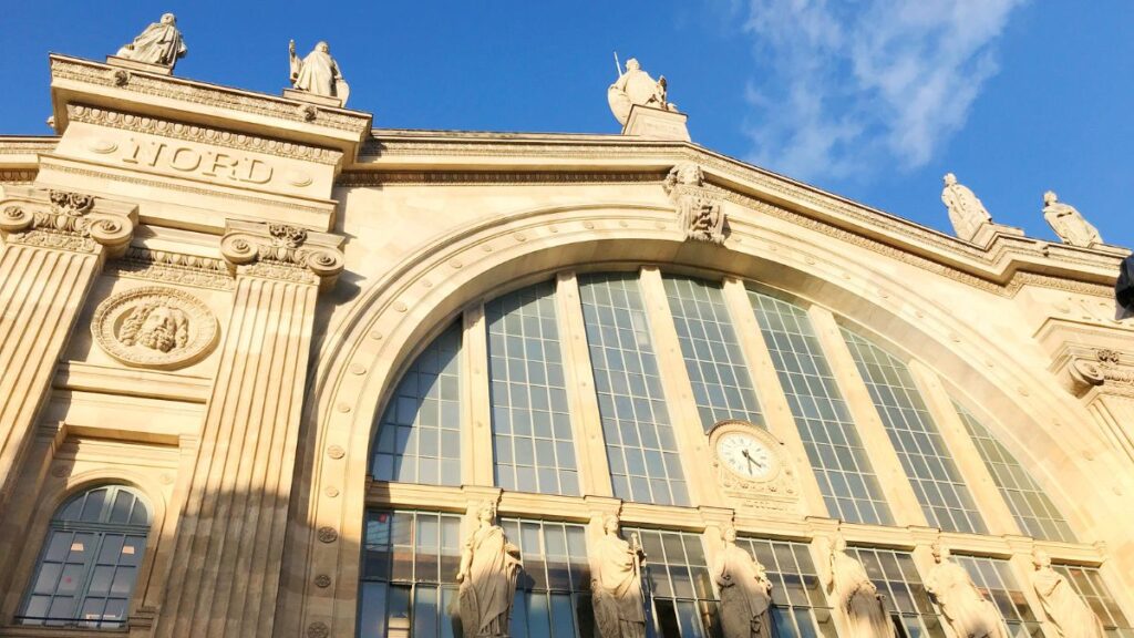 Essential Tips for a Seamless Paris to Madrid Train Journey : Arrive Early at the Station