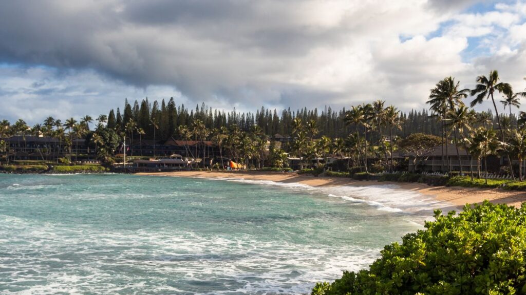Check out the restaurants near Napili Bay for Hawaiian cuisine