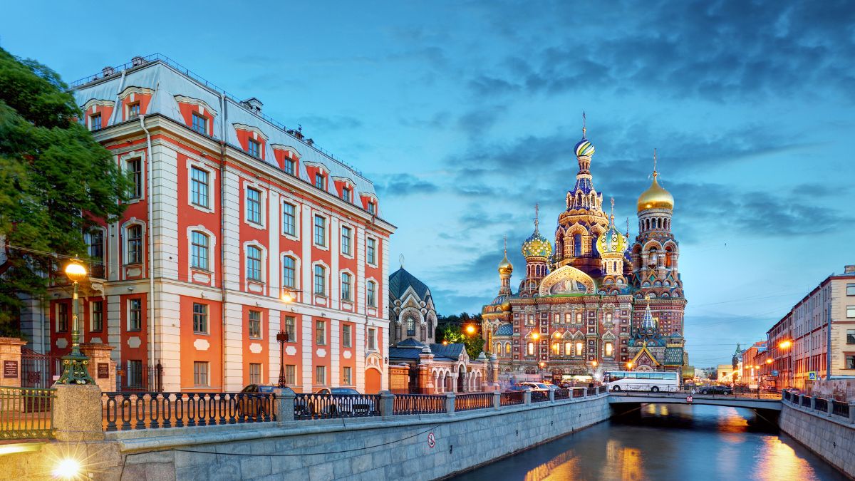 Stay connected in Russia with Ubigi eSIM data plans