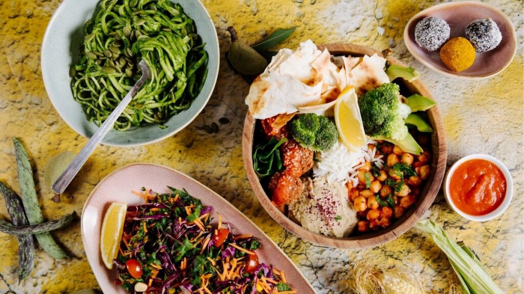 Book a table in Australian vegan restaurants with Ubigi eSIM data plans