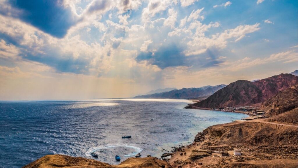 Explorez le trou bleu en Égypte avec Ubigi eSIM