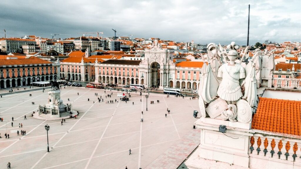Get to know the monthly weather in Lisbon with Ubigi eSIM