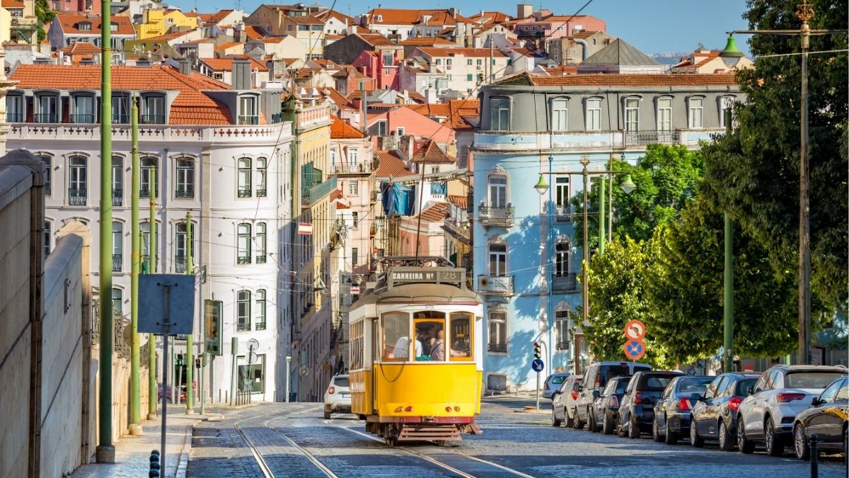 Ubigi travel blog: Insights into Monthly Weather in Lisbon