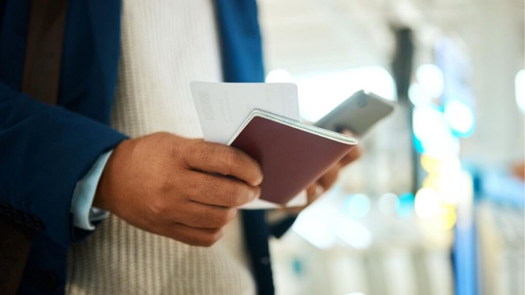 Preparate i vostri documenti e il vostro visto per la Tanzania con Ubigi eSIM