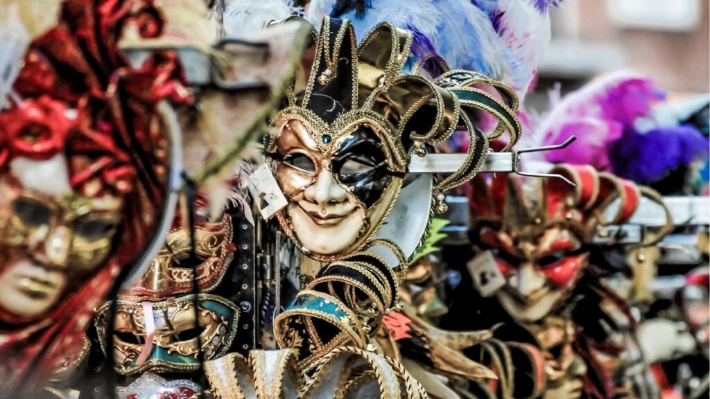 Voyagez en toute sérénité vers le carnaval de Venise en Italie grâce aux forfaits Ubigi eSIM.