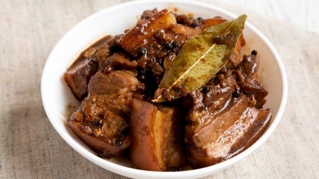 Piatti tradizionali filippini da provare - Adobo