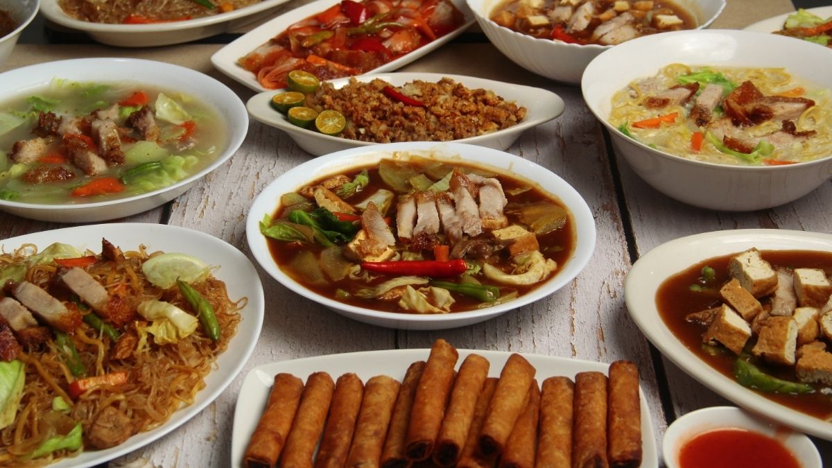 Ubigi Travel blog: Traditional Filipino Dishes to Try