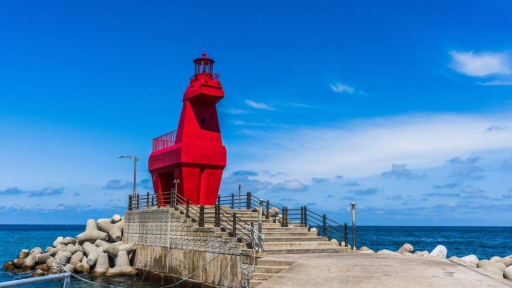 Travel Guide to Jeju Island - Iho Tewoo Beach