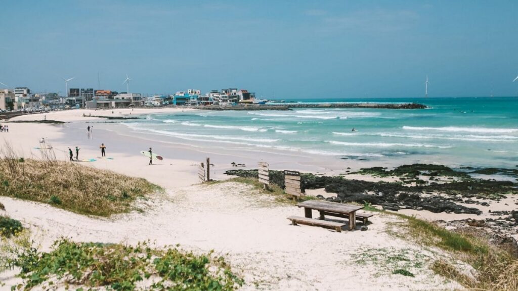 Travel Guide to Jeju Island - Woljeongri Beach
