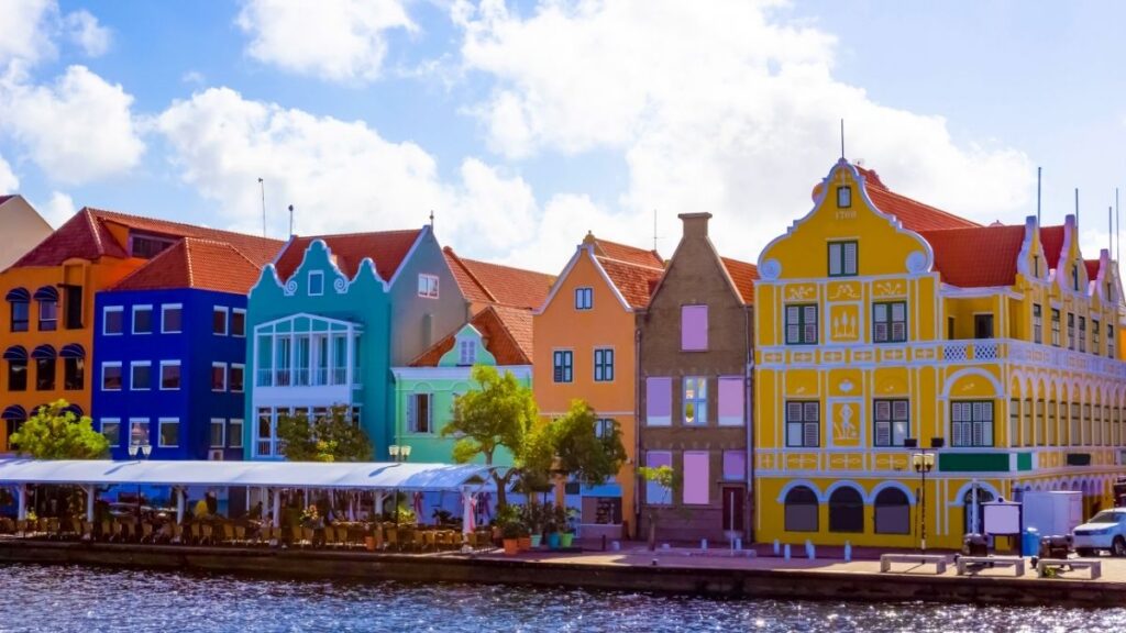 Guide ultime de la plongée à Curaçao - Visiter Curaçao