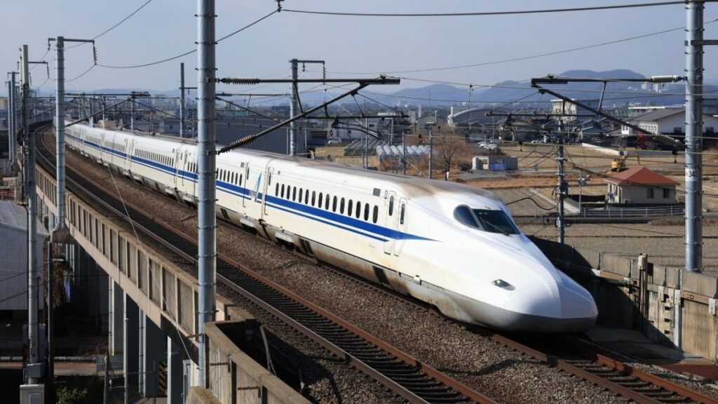 Tokyo to Kyoto Bullet Train - Hikari