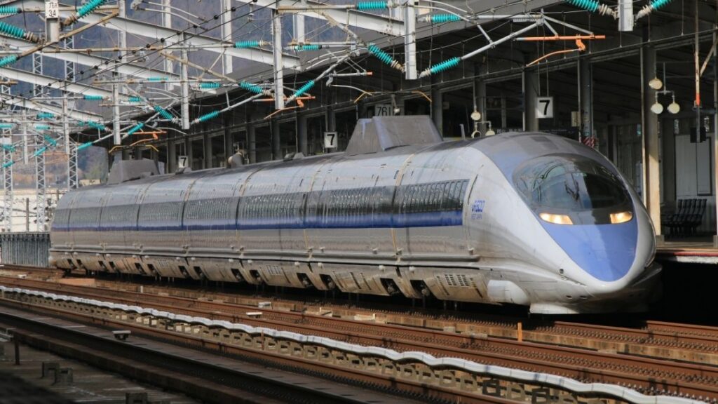 Tokyo to Kyoto Bullet Train - Kodama