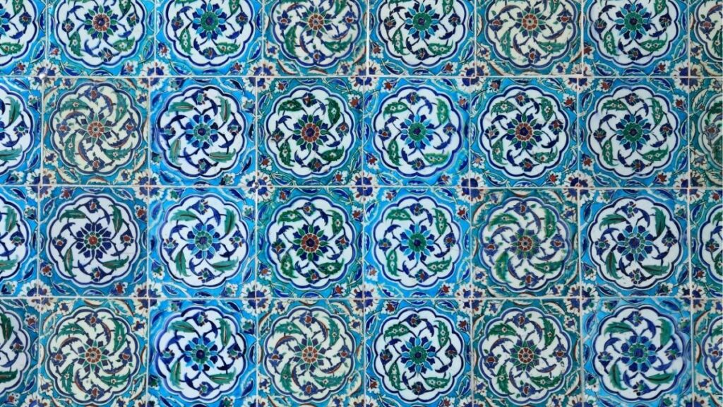 10 Souvenirs to bring back from Istanbul - Ceramics and Iznik tiles