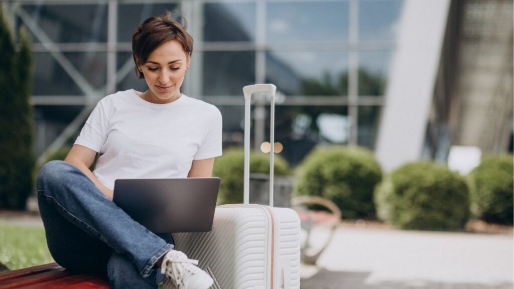 Stay connected on your laptop without a hotspot