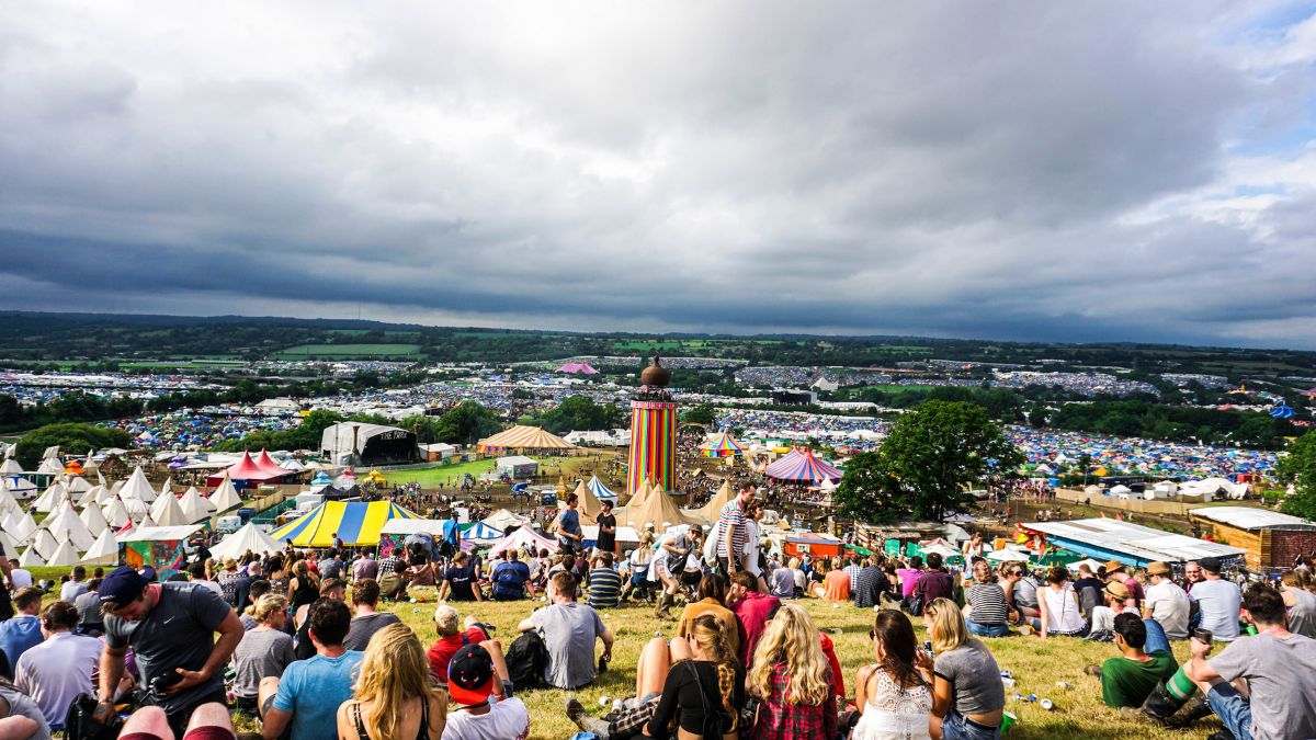 Ubigi Travel blog: Essential Guide to Glastonbury Festival UK