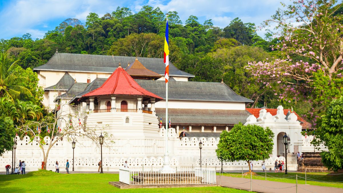 Guide to the Temple of the Tooth