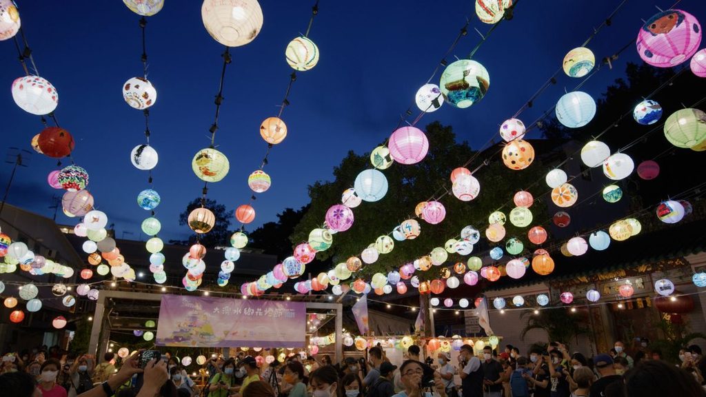 中国の中秋節の月餅祭り - 中秋節の月餅の由来